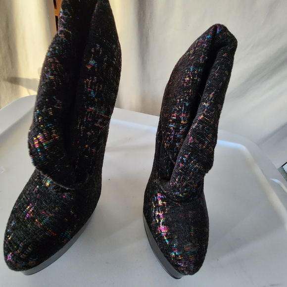 Chinese Laundry Black Platform Bootie - Picture 3 of 5